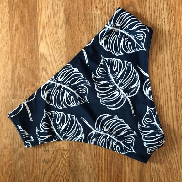 ✨ 5/$25 ✨ NWOT ♡ Cupshe ♡ Tropical Monstera High Rise Bikini Bottoms - Picture 3 of 5